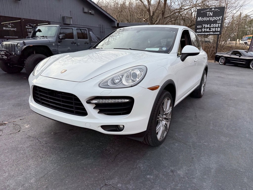 Used 2013 Porsche Cayenne Turbo w/ Premium Pkg Plus image 19