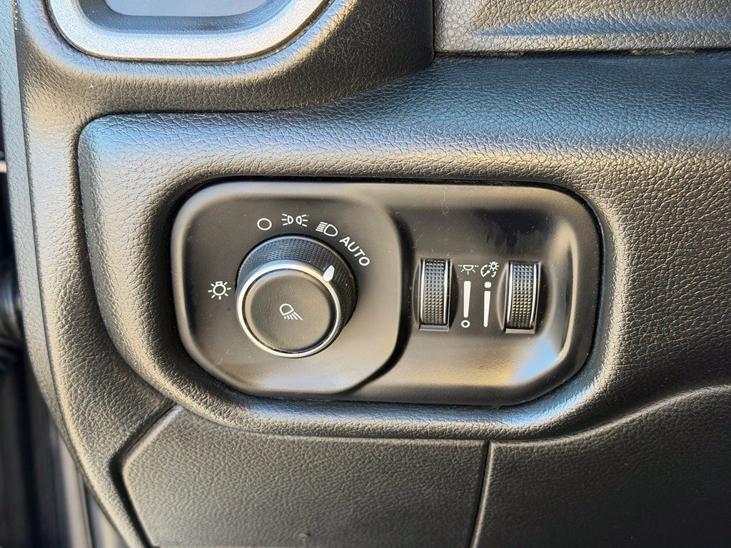 Used 2020 RAM 3500 Tradesman AWD/4WD image 14