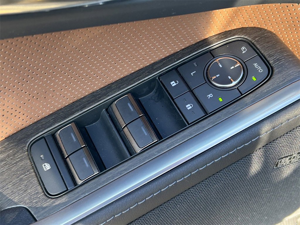 Used 2025 Lexus GX 550 image 28