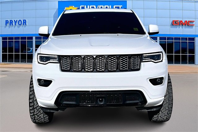 Used 2020 Jeep Grand Cherokee Altitude image 2