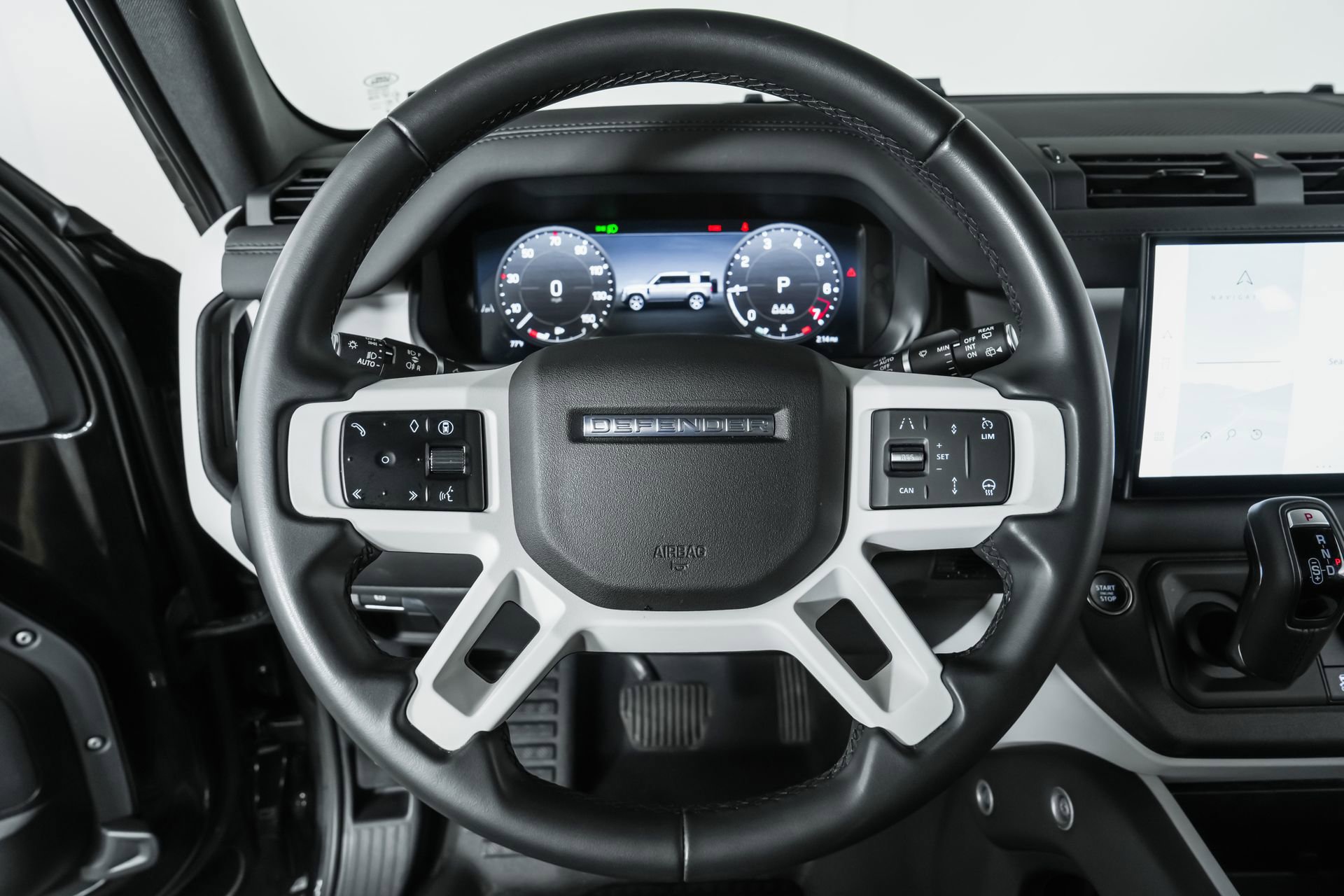 Used 2025 Land Rover Defender 110 S image 27