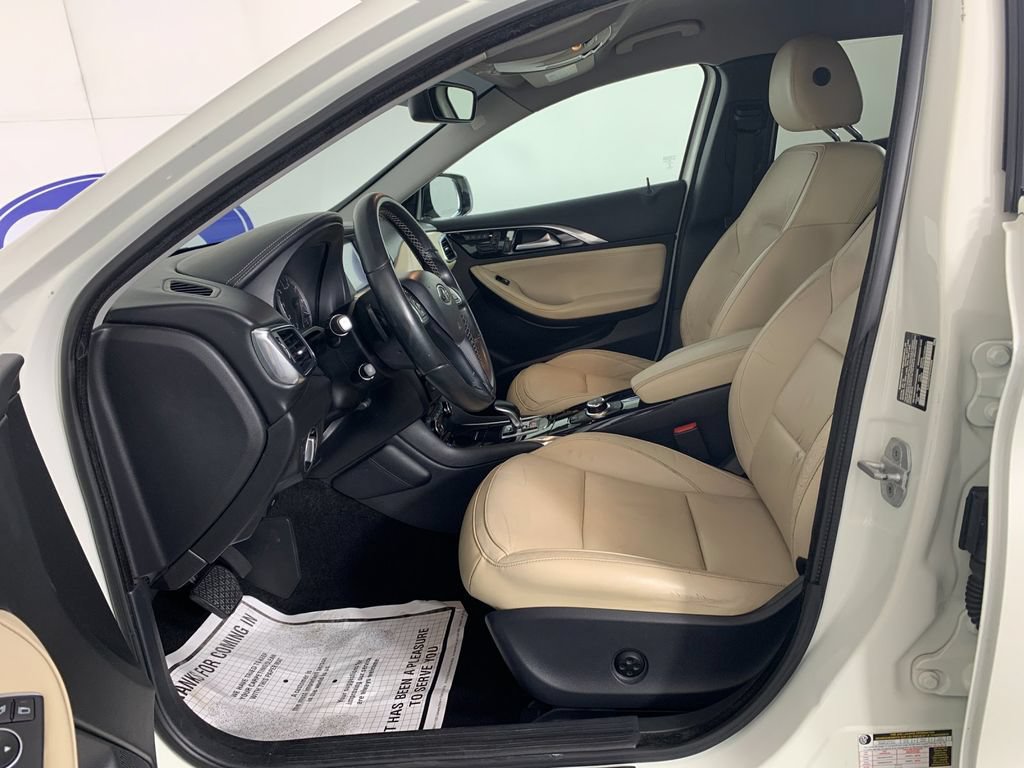 Used 2017 INFINITI QX30 w/ Cargo Package FWD image 15