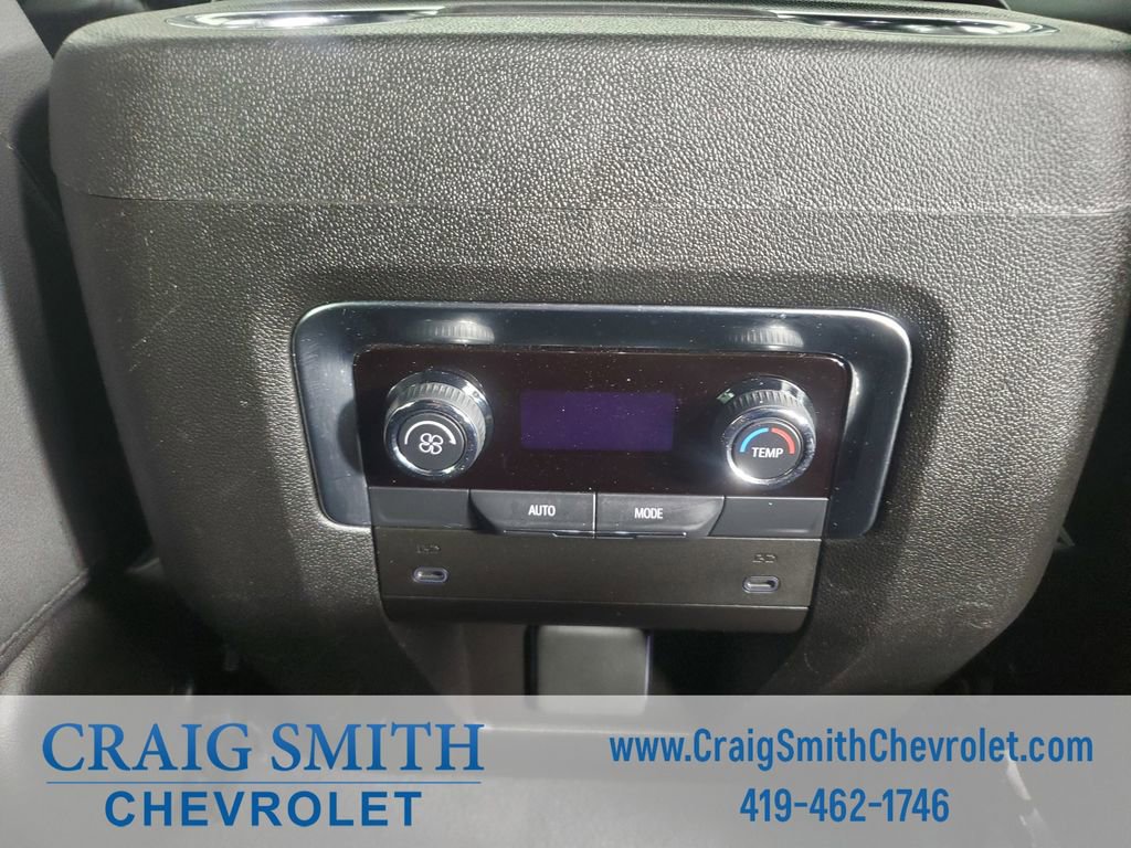 Used 2025 Chevrolet Suburban Z71 AWD/4WD image 16
