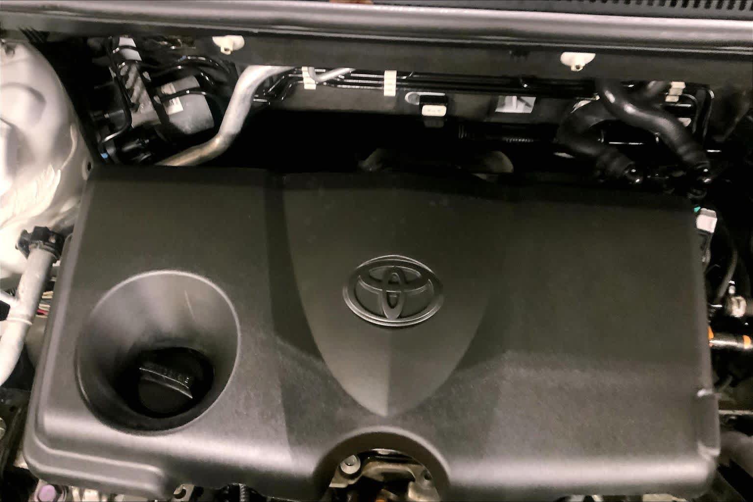 Used 2020 Toyota RAV4 LE w/ All Weather Liner Package AWD/4WD image 32