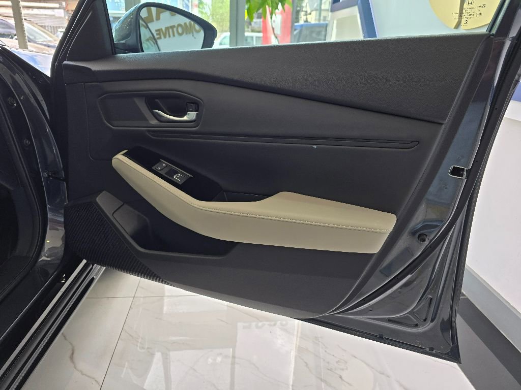 Used 2025 Honda Accord Touring image 22