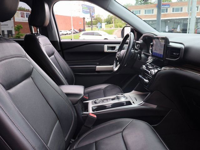 Used 2021 Ford Explorer Limited w/ Hybrid Equipment Group 310A AWD/4WD image 9