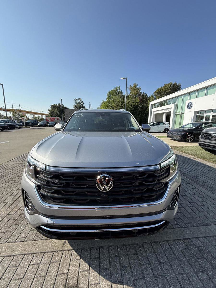 New 2026 Volkswagen Atlas SEL Premium R-Line image 4