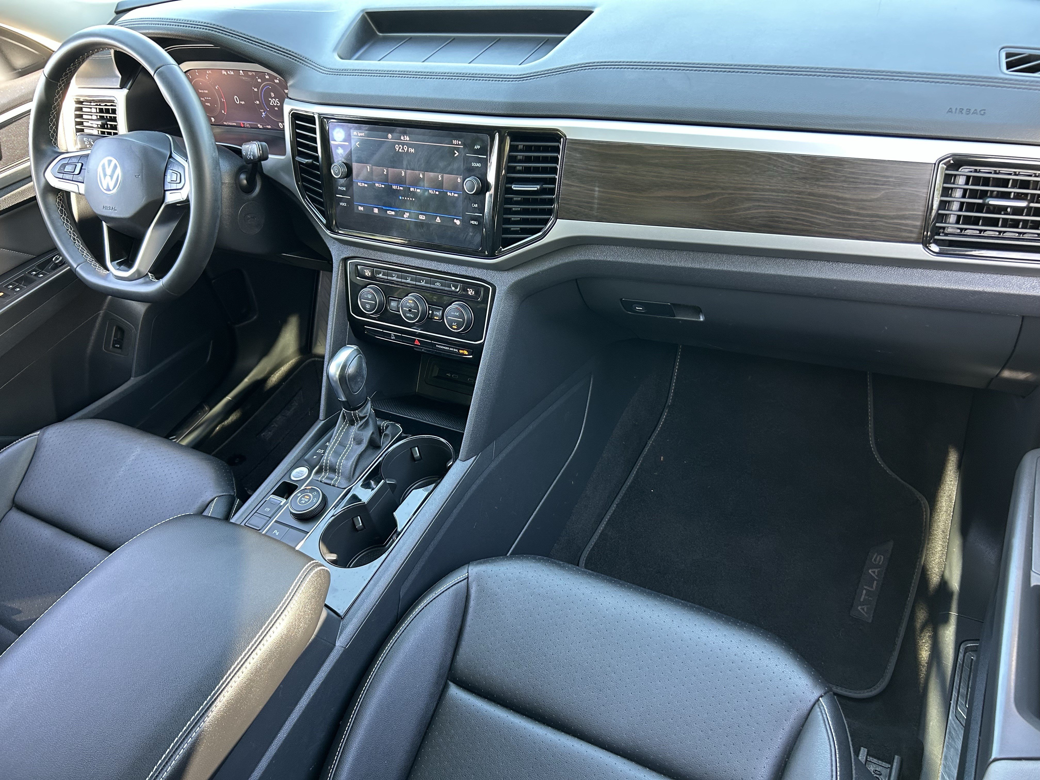 Used 2023 Volkswagen Atlas SE w/ Panoramic Sunroof Package AWD/4WD image 10