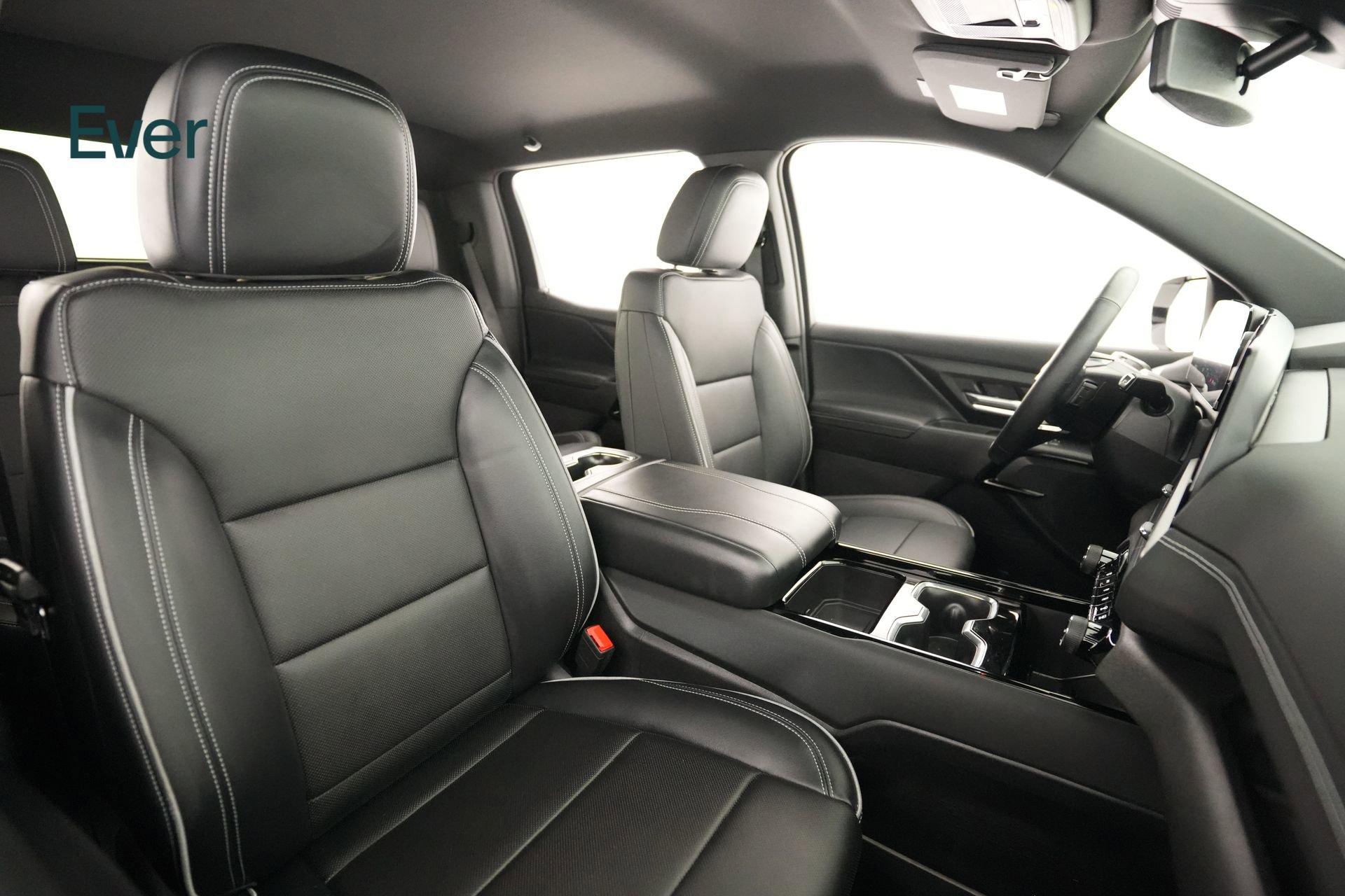 Used 2025 Chevrolet Silverado EV LT AWD/4WD image 18