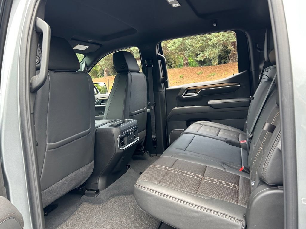 Used 2026 Chevrolet Silverado 1500 High Country w/ LPO, Dark Essentials Package AWD/4WD image 49