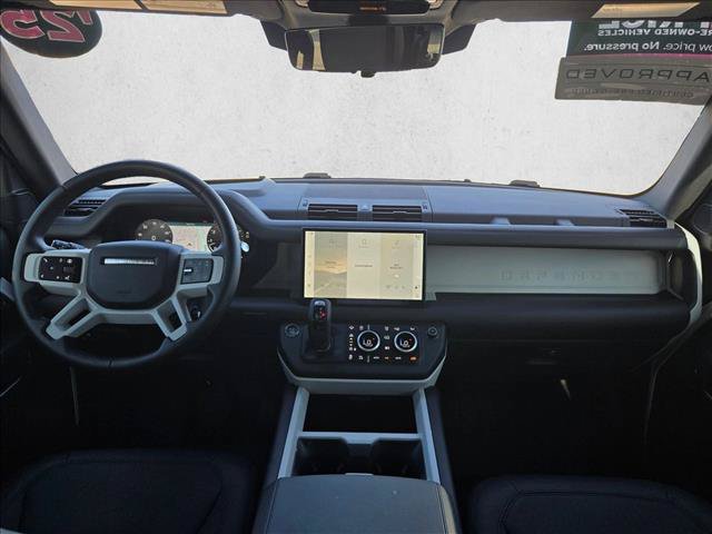 Used 2025 Land Rover Defender 110 X-Dynamic SE AWD/4WD image 18