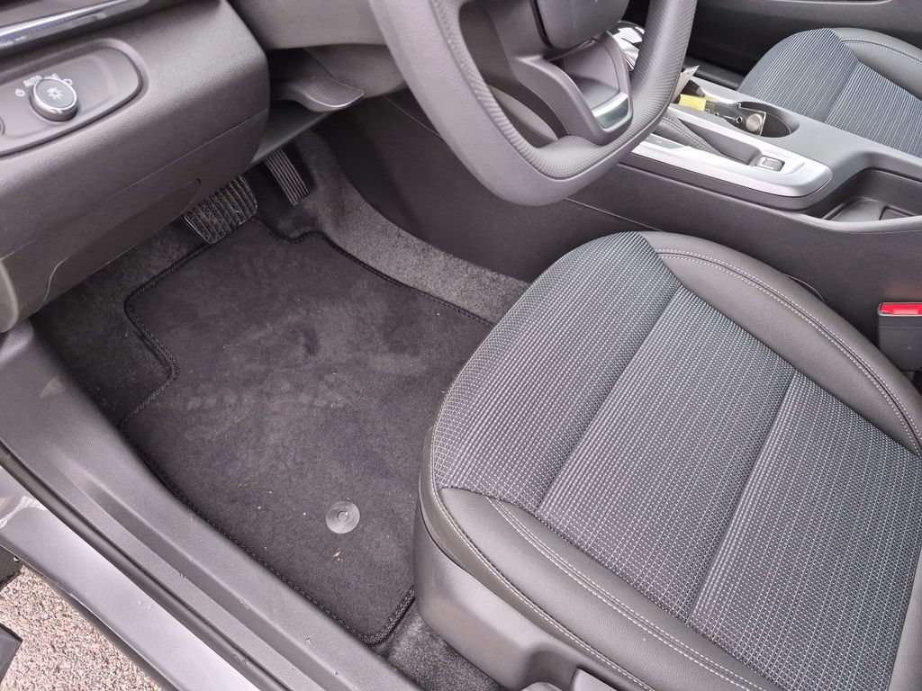 New 2026 Buick Envista Sport Touring FWD image 19