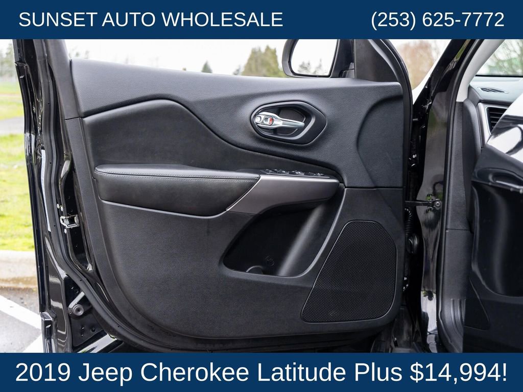 Used 2019 Jeep Cherokee Latitude Plus image 40
