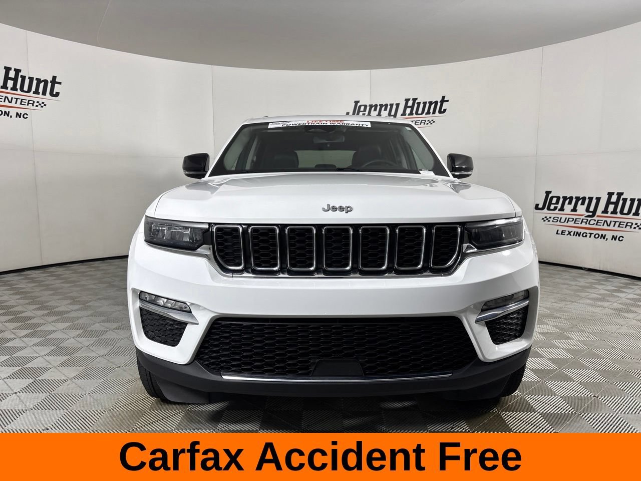 Used 2023 Jeep Grand Cherokee Limited AWD/4WD image 3
