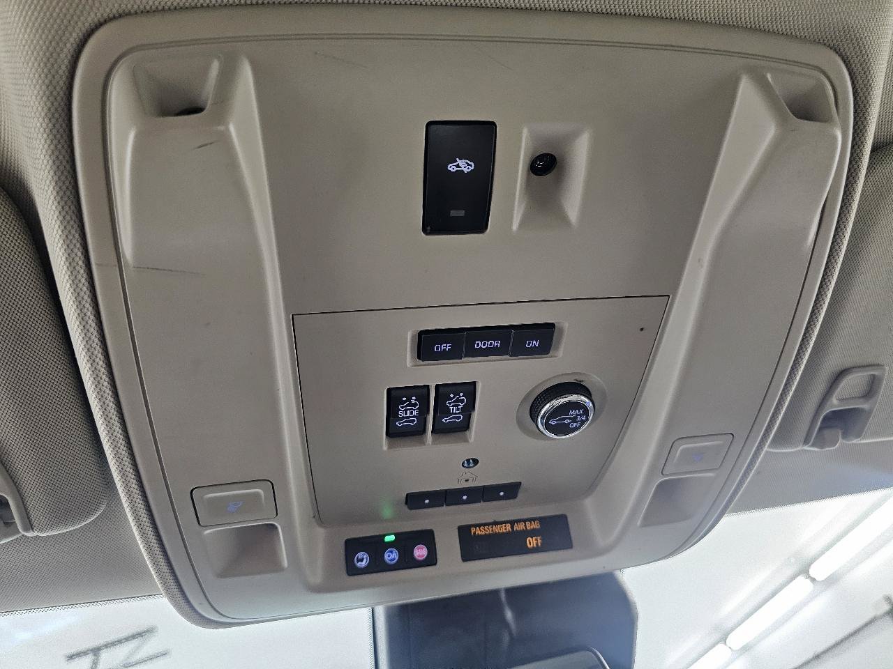 Used 2020 Cadillac Escalade Luxury AWD/4WD image 19