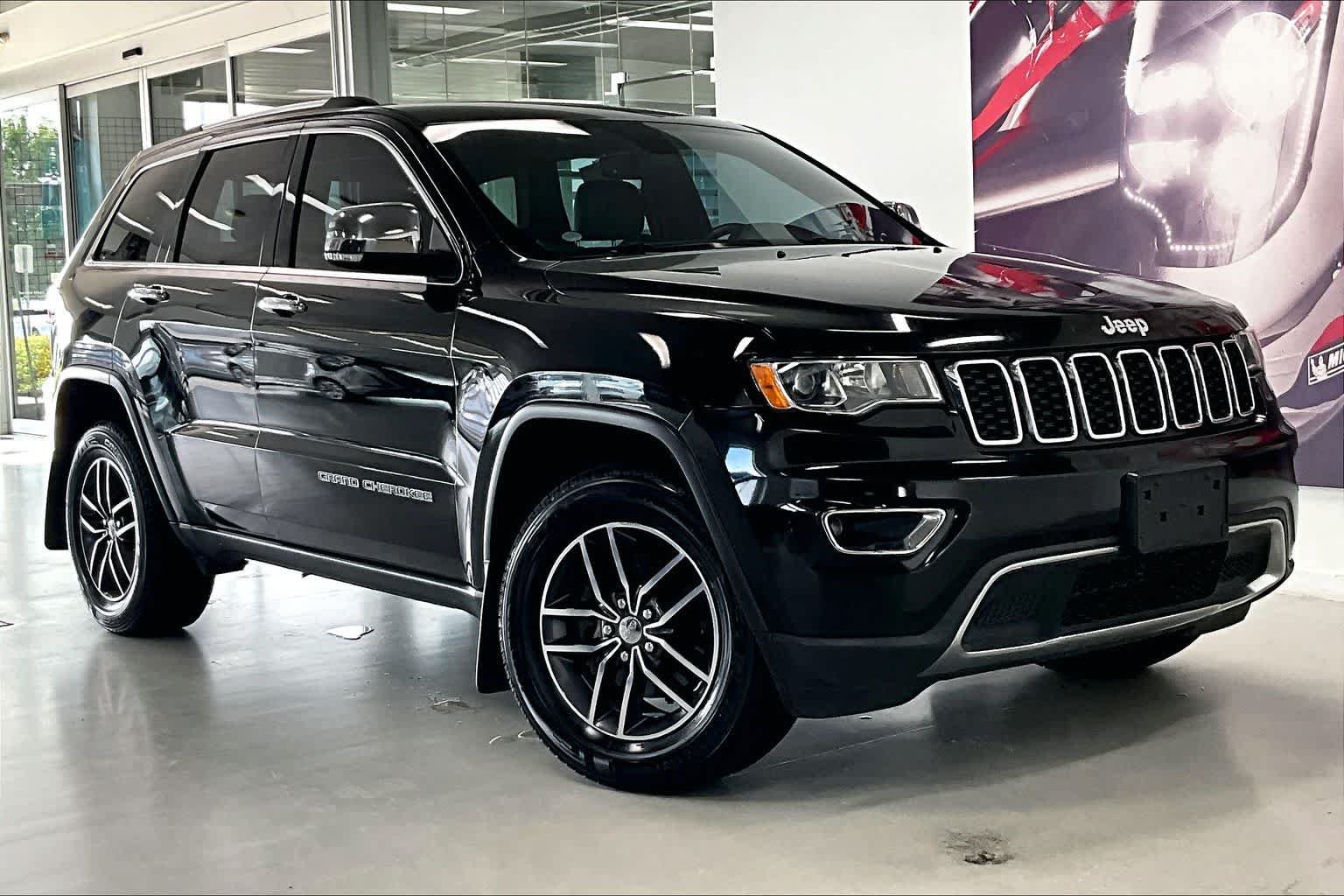 Used 2018 Jeep Grand Cherokee Limited AWD/4WD image 19