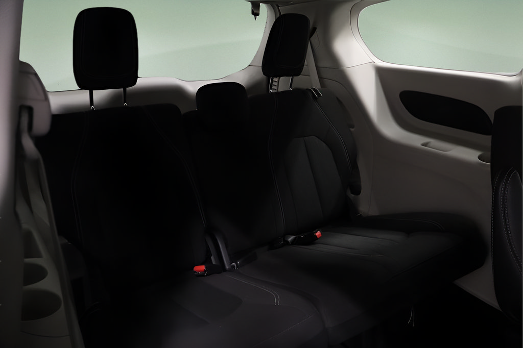 Certified 2023 Chrysler Voyager LX FWD image 17