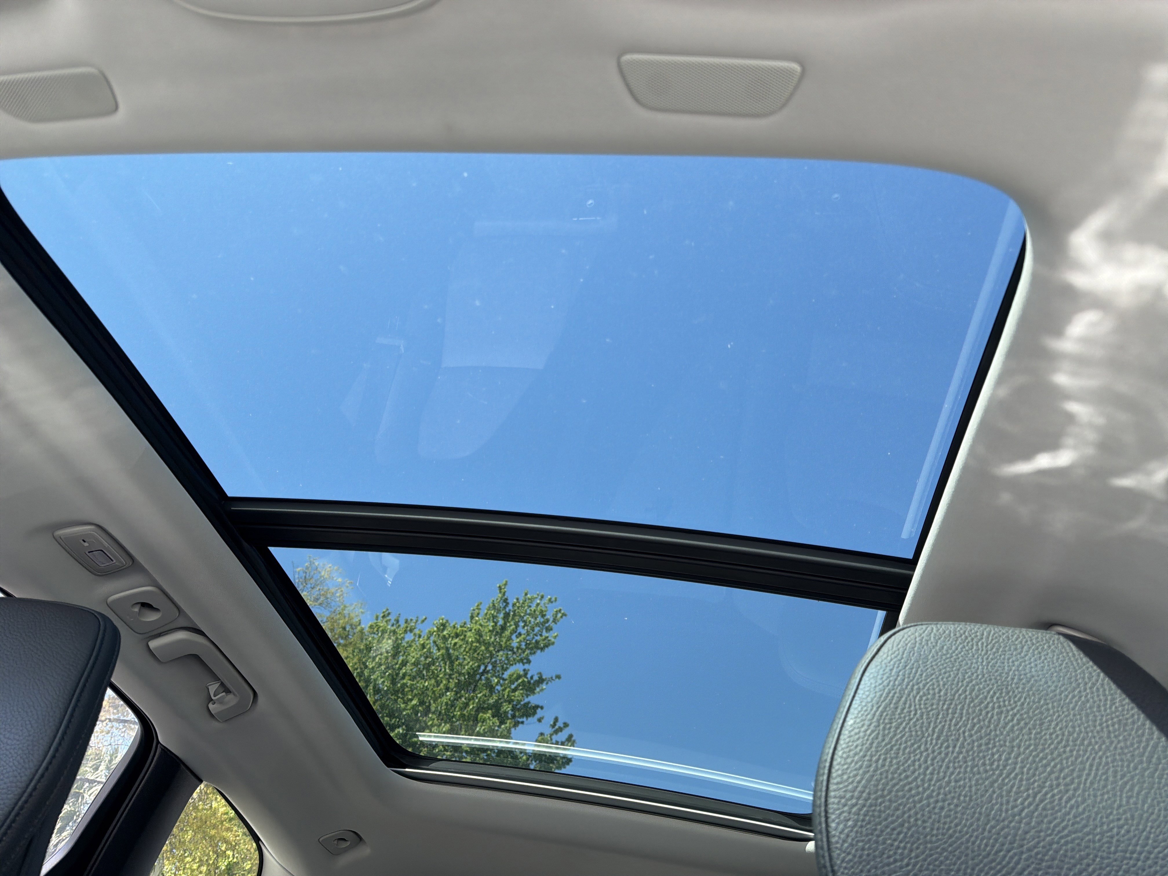 Certified 2025 Volvo XC60 B5 Plus image 28