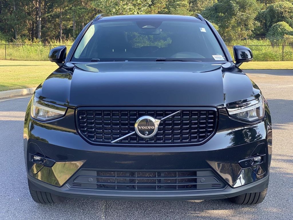 Used 2024 Volvo XC40 B5 Plus AWD/4WD image 12