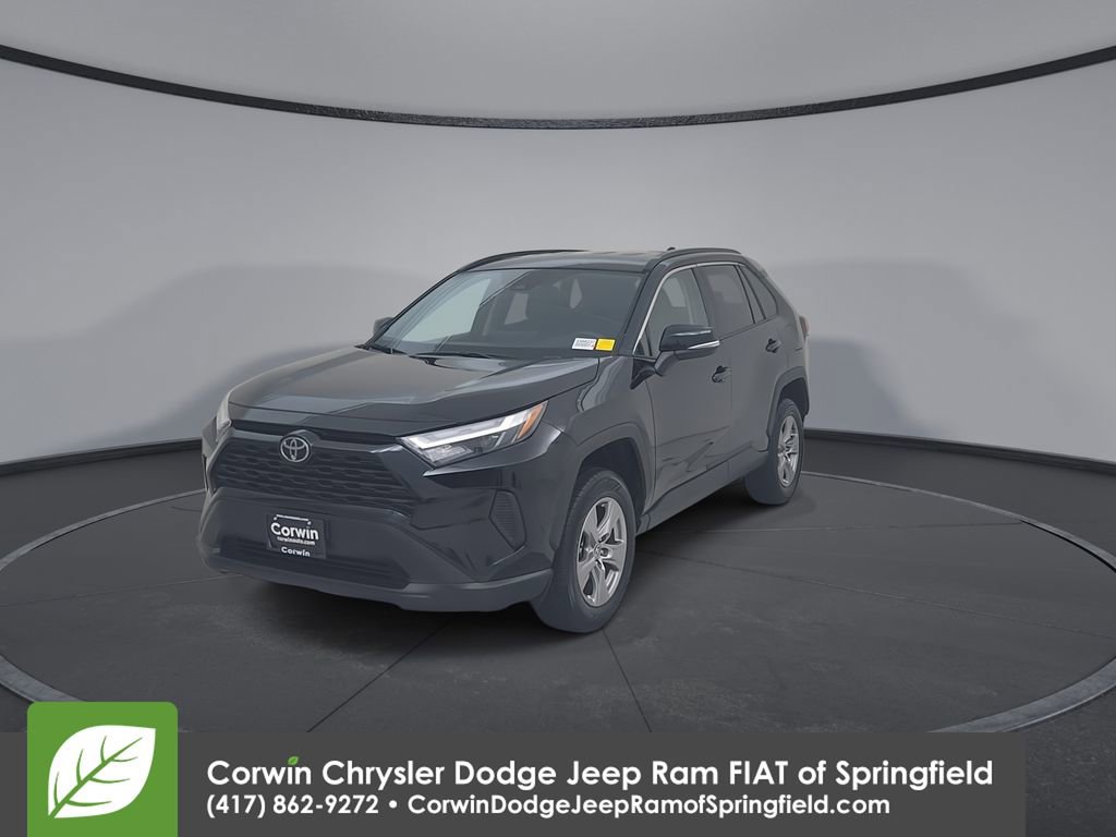 Used 2025 Toyota RAV4 XLE image 6