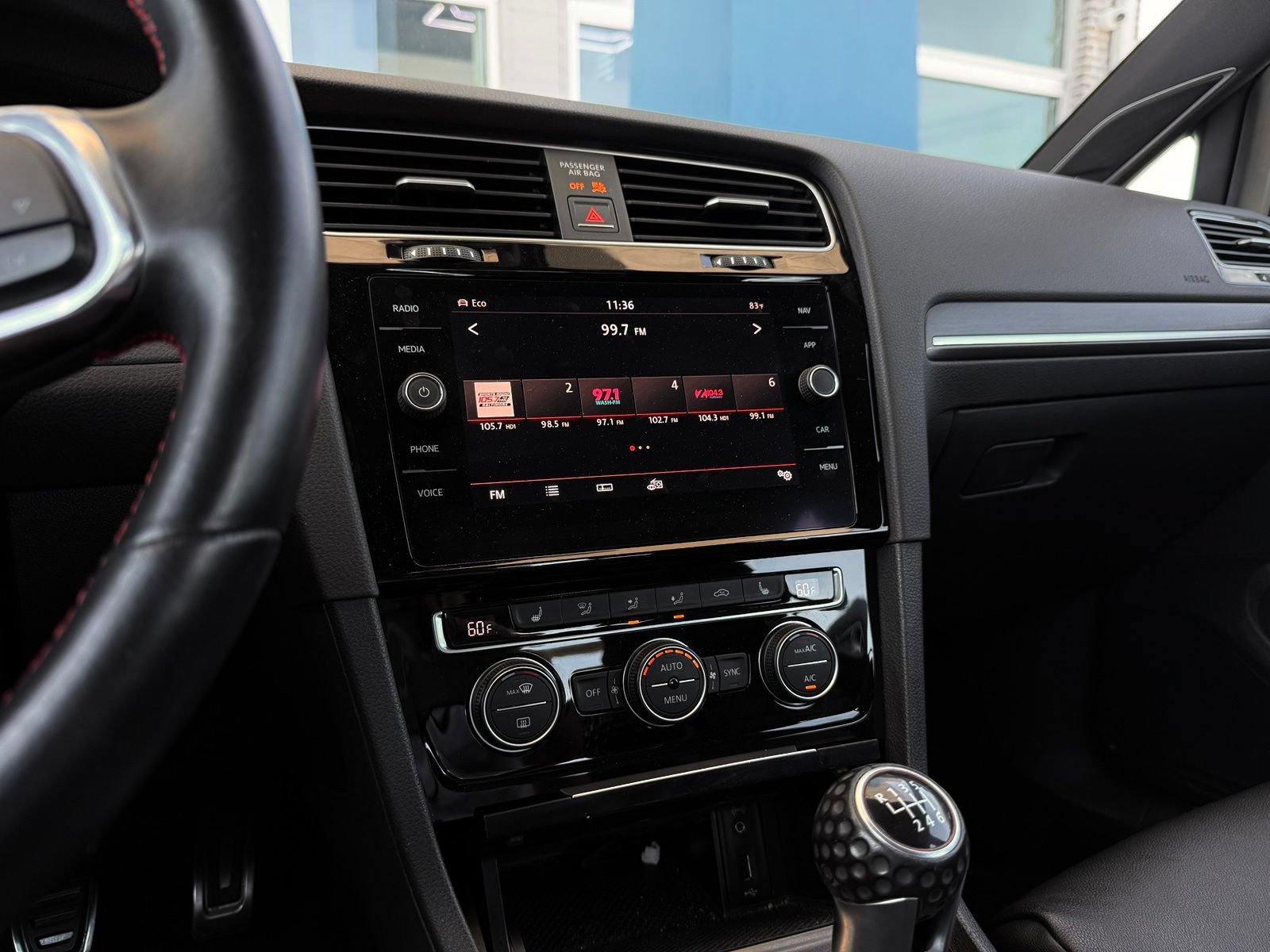 Used 2018 Volkswagen GTI SE FWD image 34