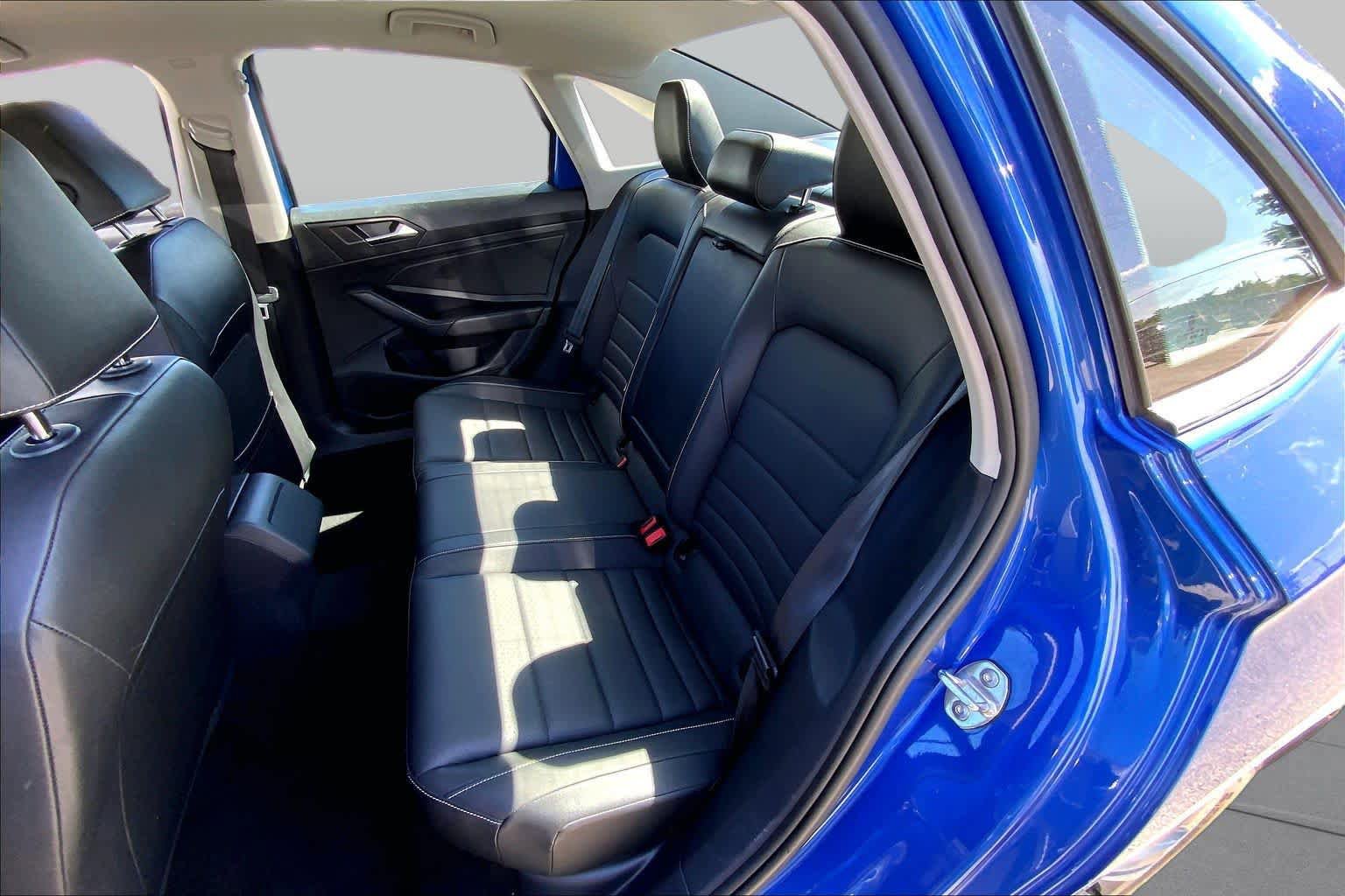 Used 2024 Volkswagen Jetta SE FWD image 19