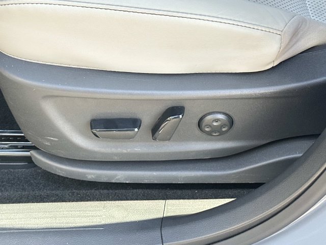 Used 2024 Nissan Ariya FWD image 21
