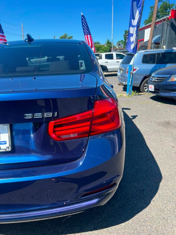 Used 2016 BMW 328i xDrive Sedan AWD/4WD image 9