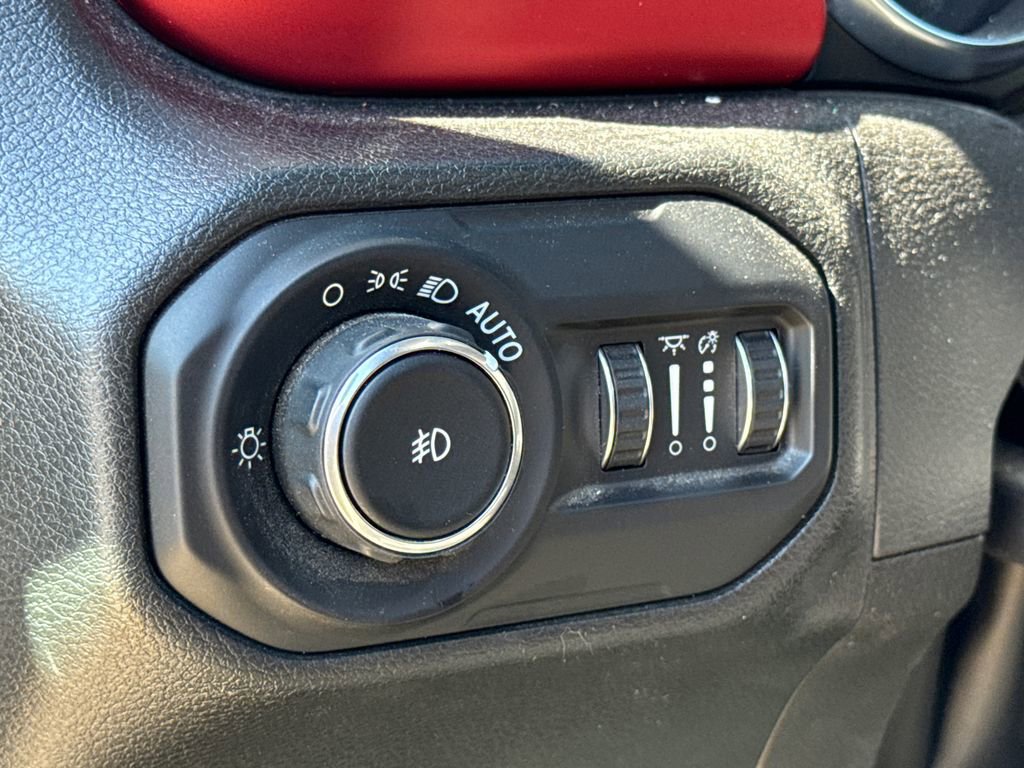 Used 2022 Jeep Wrangler Unlimited Rubicon w/ LED Lighting Group image 20