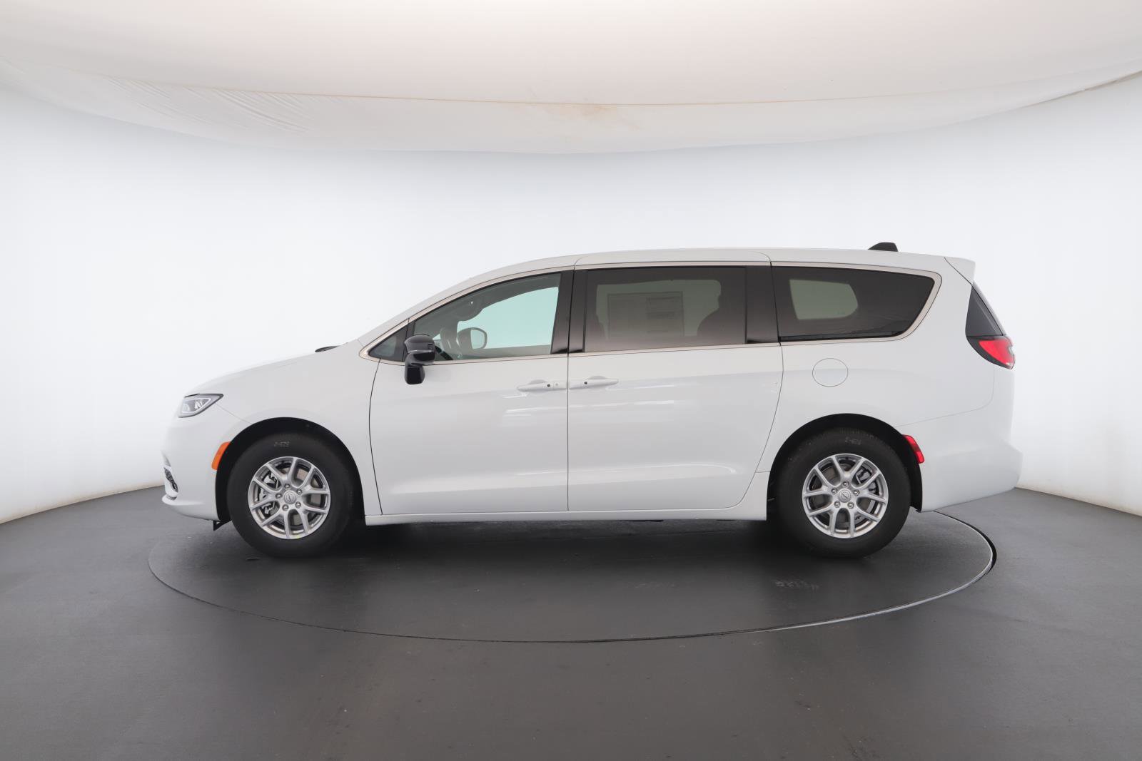 New 2026 Chrysler Pacifica Select image 19