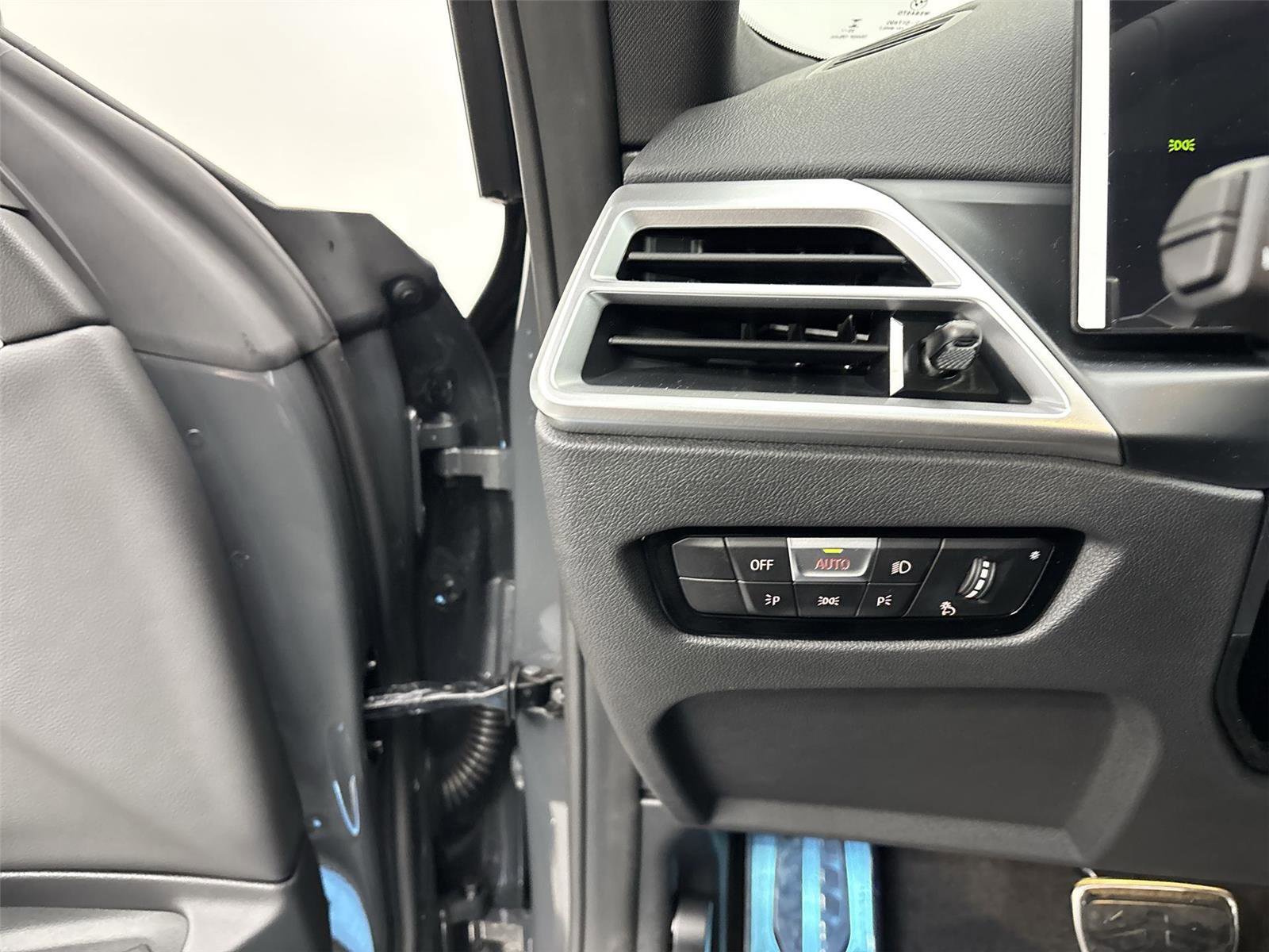 New 2026 BMW 440i xDrive Coupe w/ Parking Assistance Package image 31