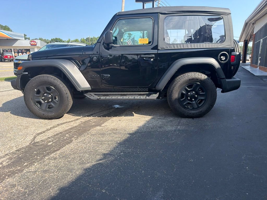 Used 2025 Jeep Wrangler Sport AWD/4WD image 1