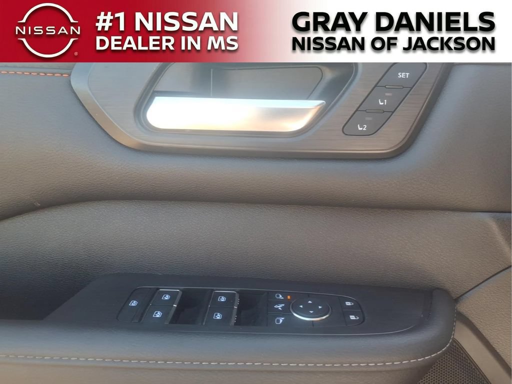 Certified 2025 Nissan Armada PRO-4X w/ Pro-4X Premium Package AWD/4WD image 15