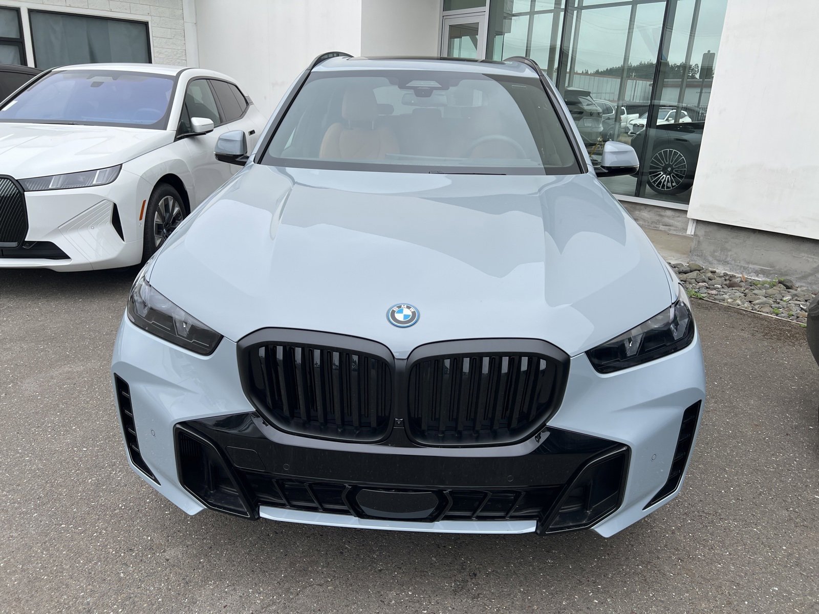 New 2026 BMW X5 xDrive50e w/ M Sport Package image 3
