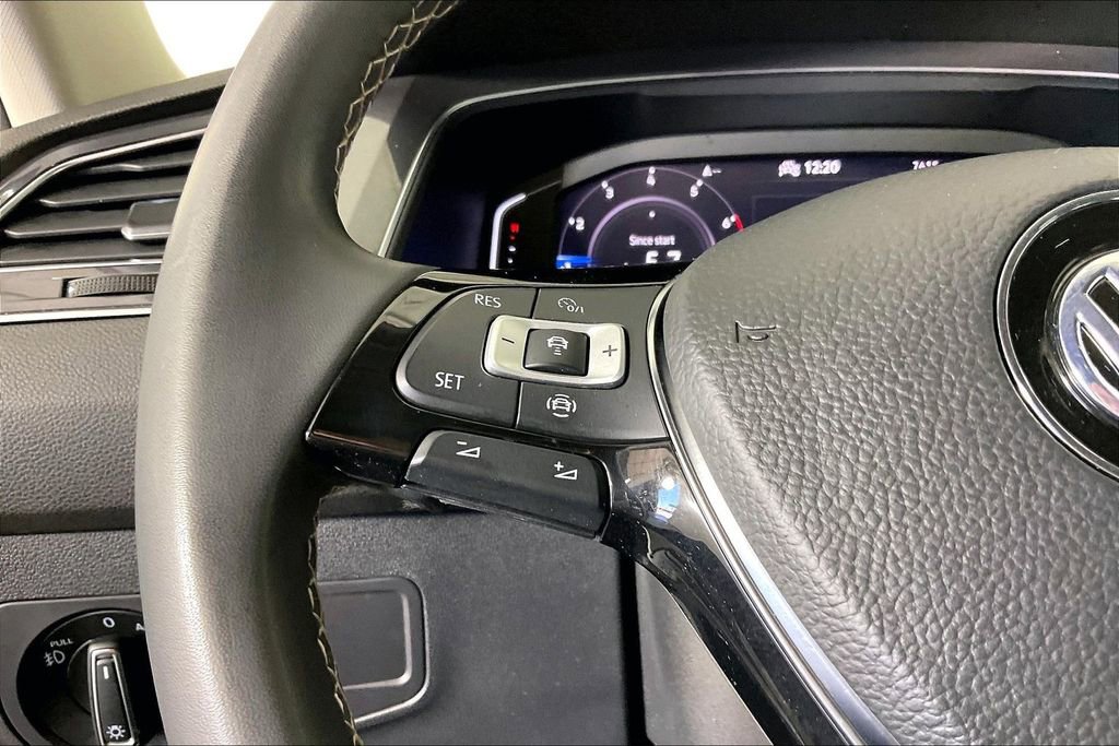 Used 2021 Volkswagen Tiguan SEL FWD image 22