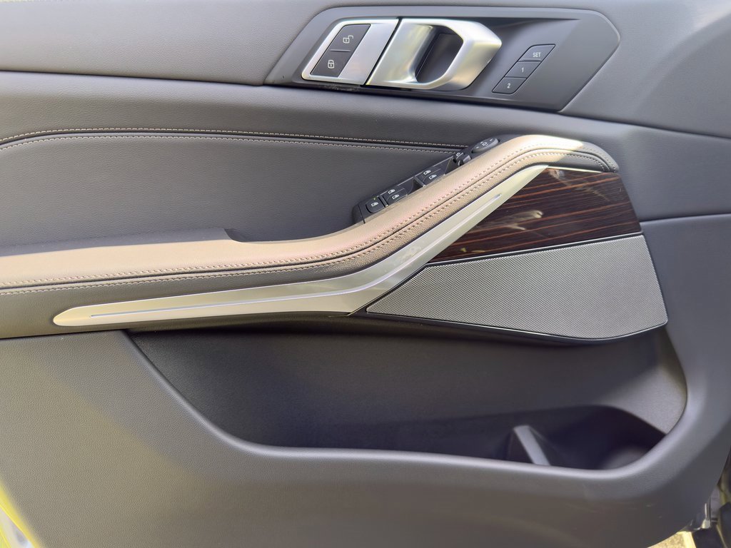 New 2026 BMW X5 sDrive40i w/ Premium Package image 11