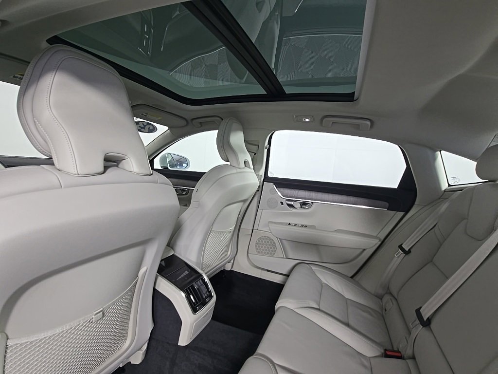 Certified 2023 Volvo S90 B6 Ultimate image 14