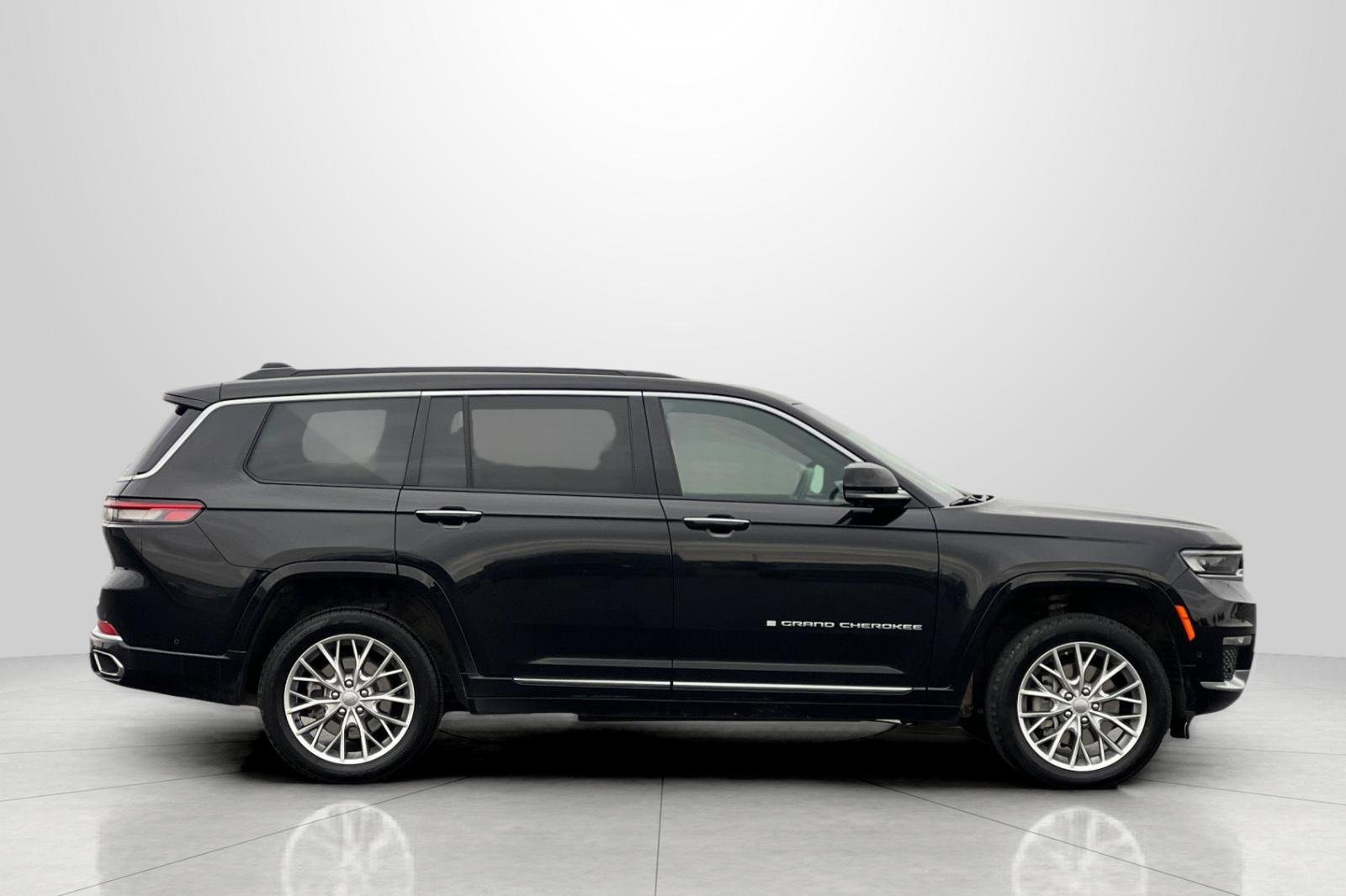 Used 2024 Jeep Grand Cherokee L Summit image 4
