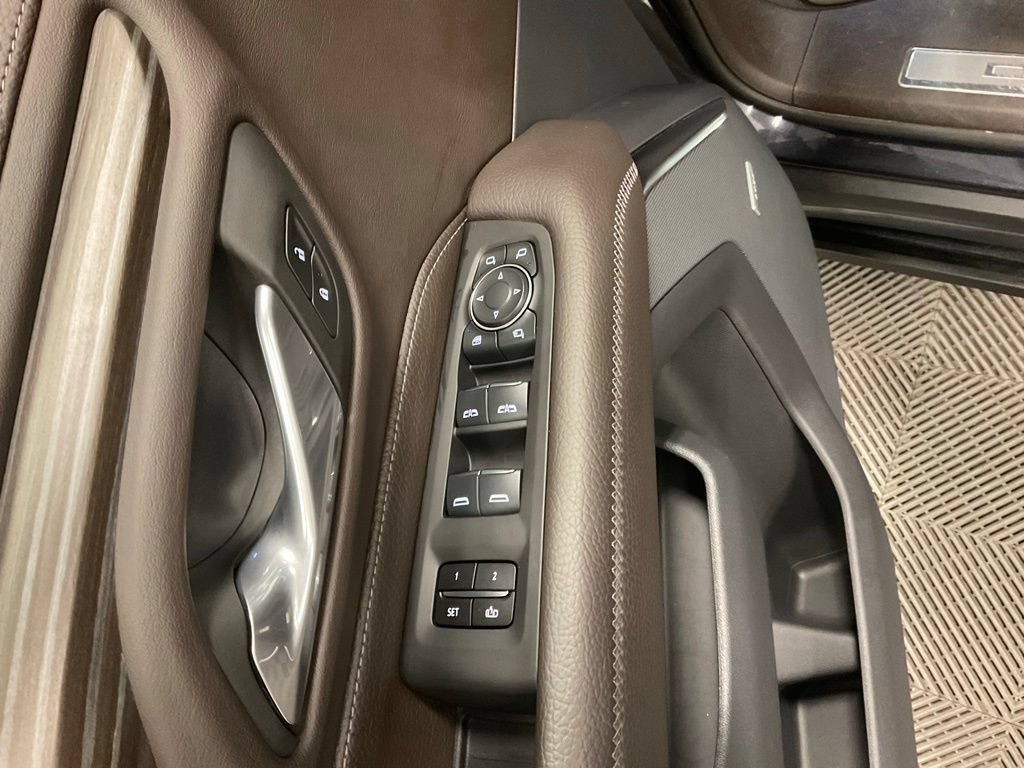 Used 2024 GMC Yukon XL Denali w/ Denali Reserve Package AWD/4WD image 15