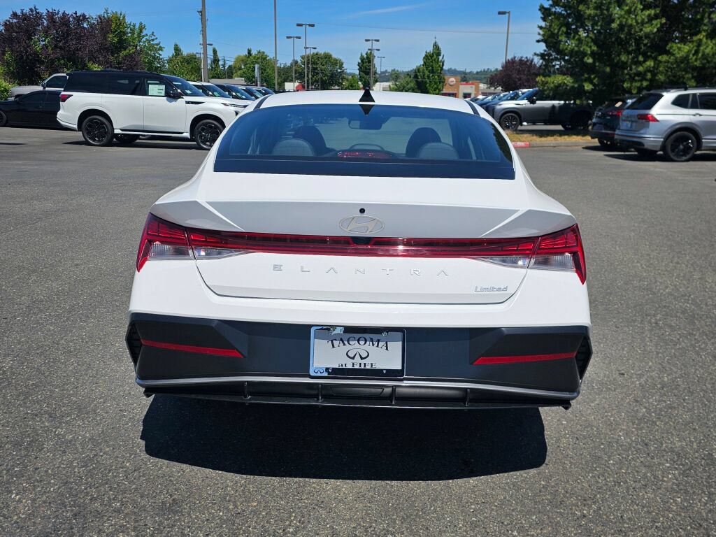 Used 2025 Hyundai Elantra Limited FWD image 6