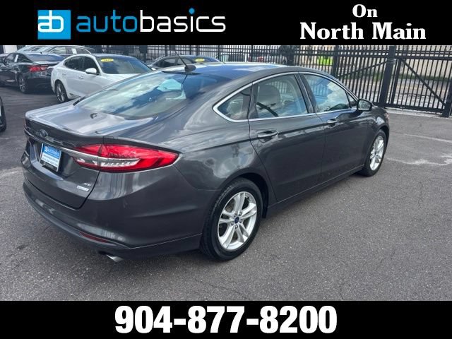 Used 2018 Ford Fusion SE w/ Fusion SE Technology Package FWD image 6