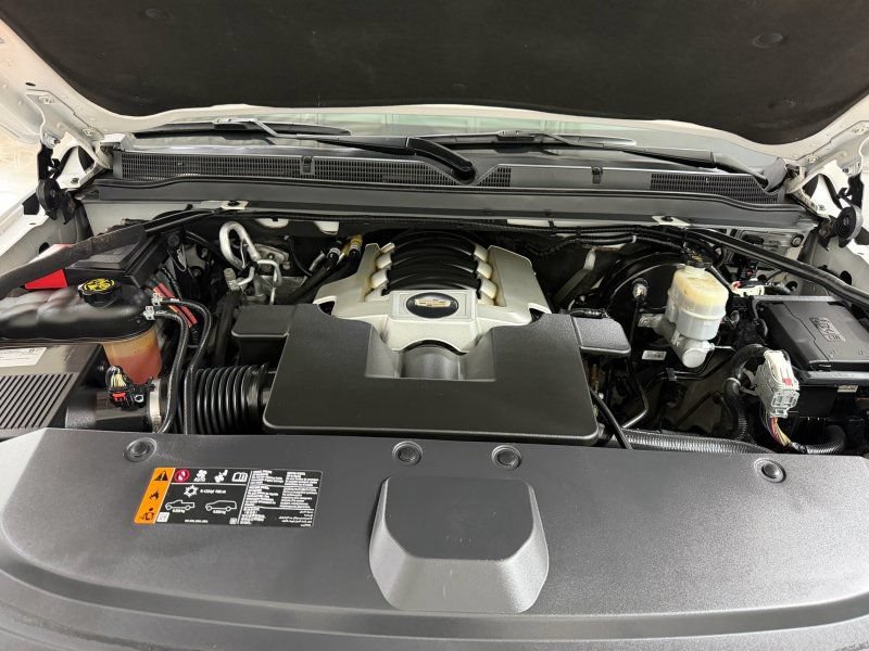 Used 2020 Cadillac Escalade Premium Luxury AWD/4WD image 34