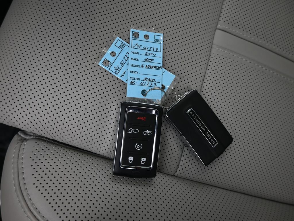 Used 2024 Jeep Grand Wagoneer L 4WD image 18