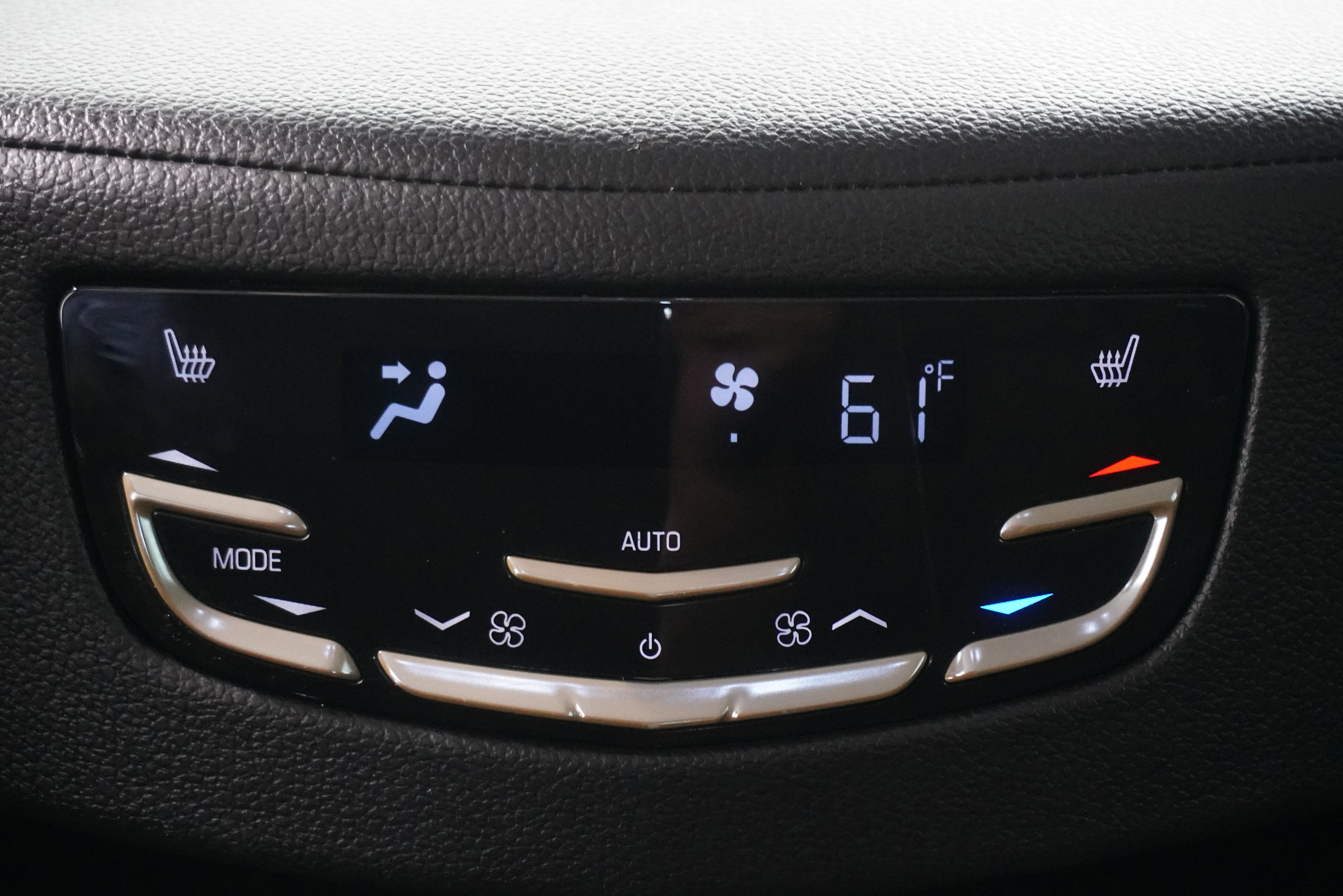 Used 2019 Cadillac Escalade Luxury RWD image 14