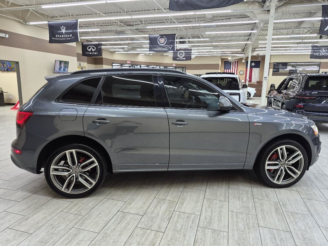 Used 2016 Audi SQ5 Premium Plus AWD/4WD image 11