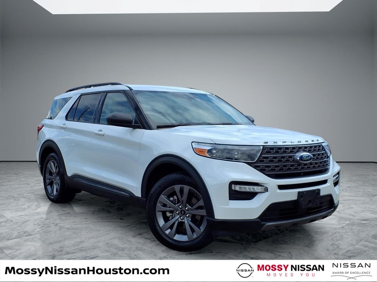 Used 2021 Ford Explorer XLT w/ Equipment Group 202A RWD image 1