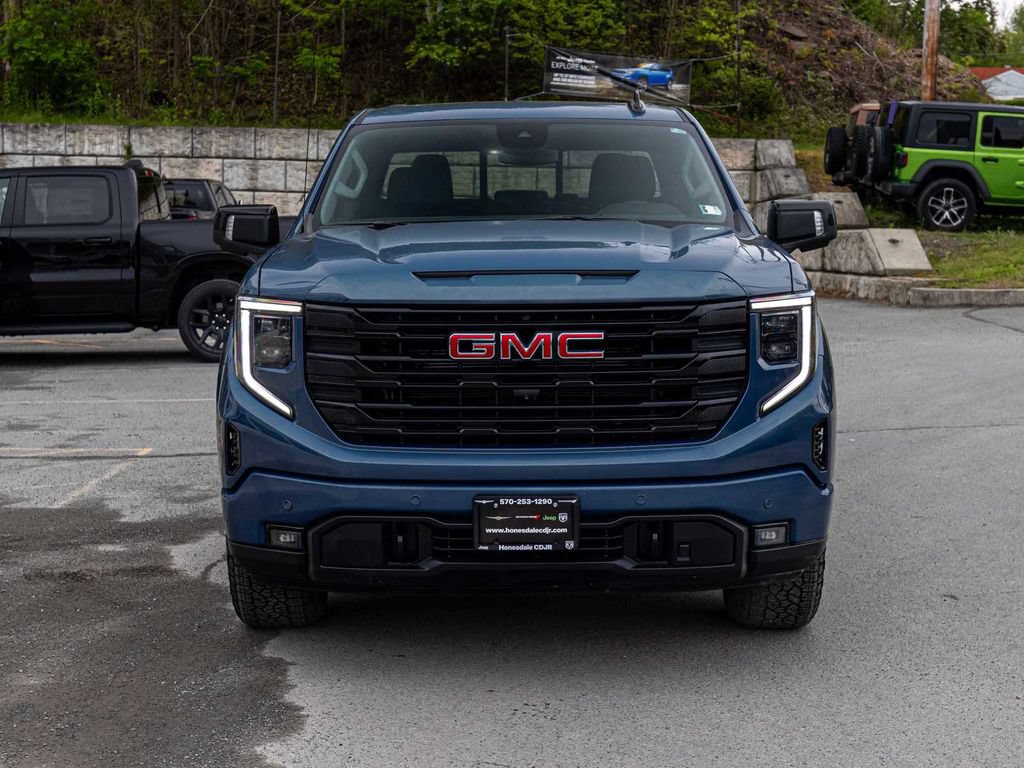 Used 2026 GMC Sierra 1500 Elevation w/ Elevation Premium Package AWD/4WD image 2