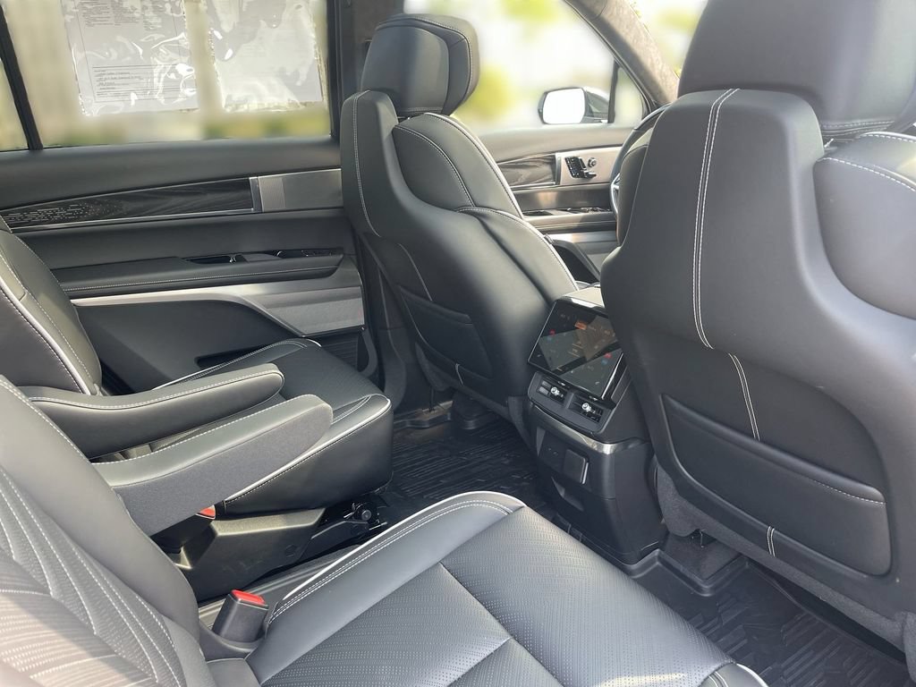 Certified 2026 Cadillac Vistiq Luxury w/ LPO, Floor Liner Package AWD/4WD image 41