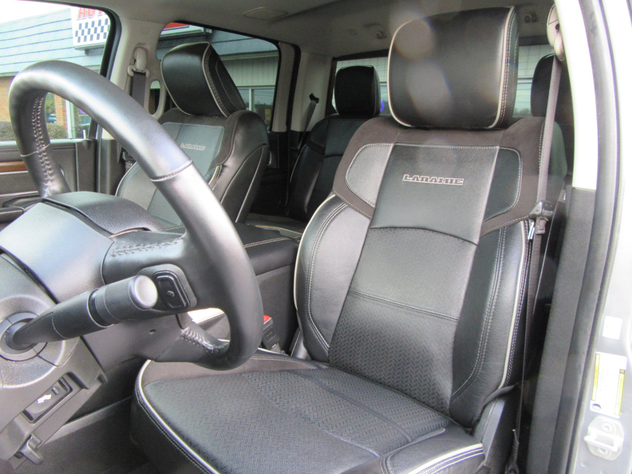 Used 2024 RAM 2500 Laramie image 29