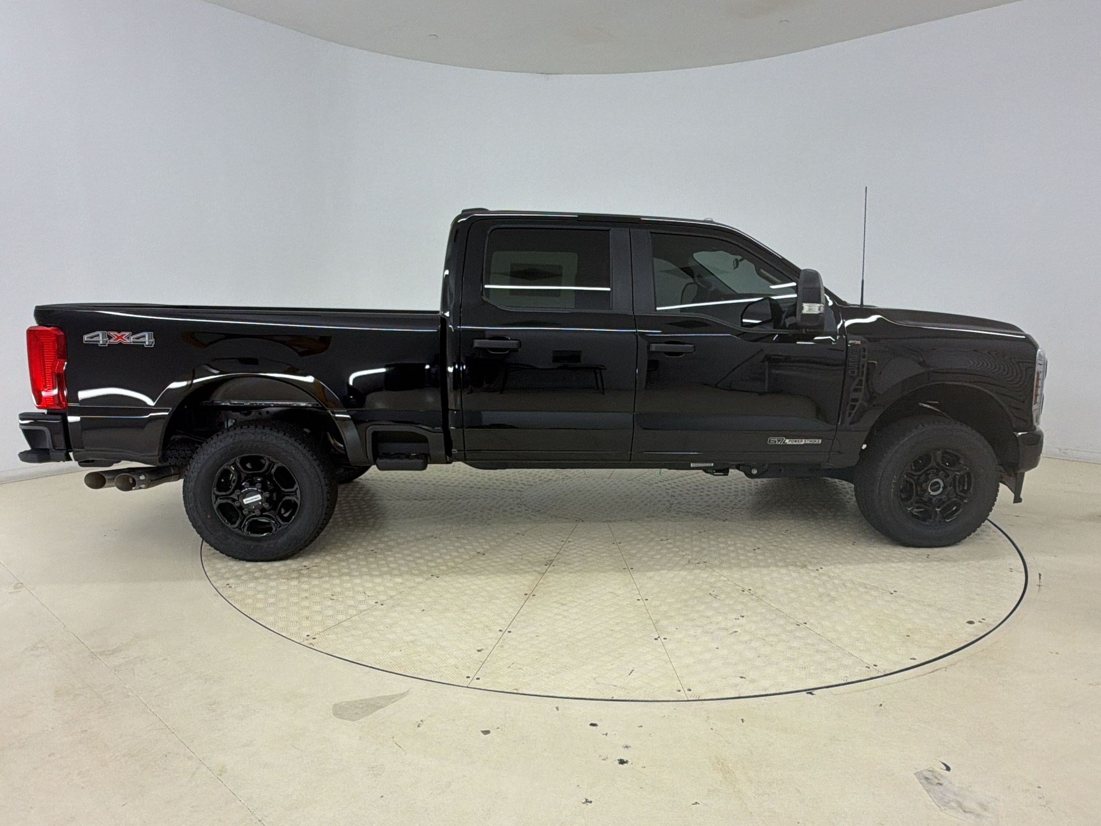 New 2026 Ford F250 XL w/ STX Appearance Package AWD/4WD image 8